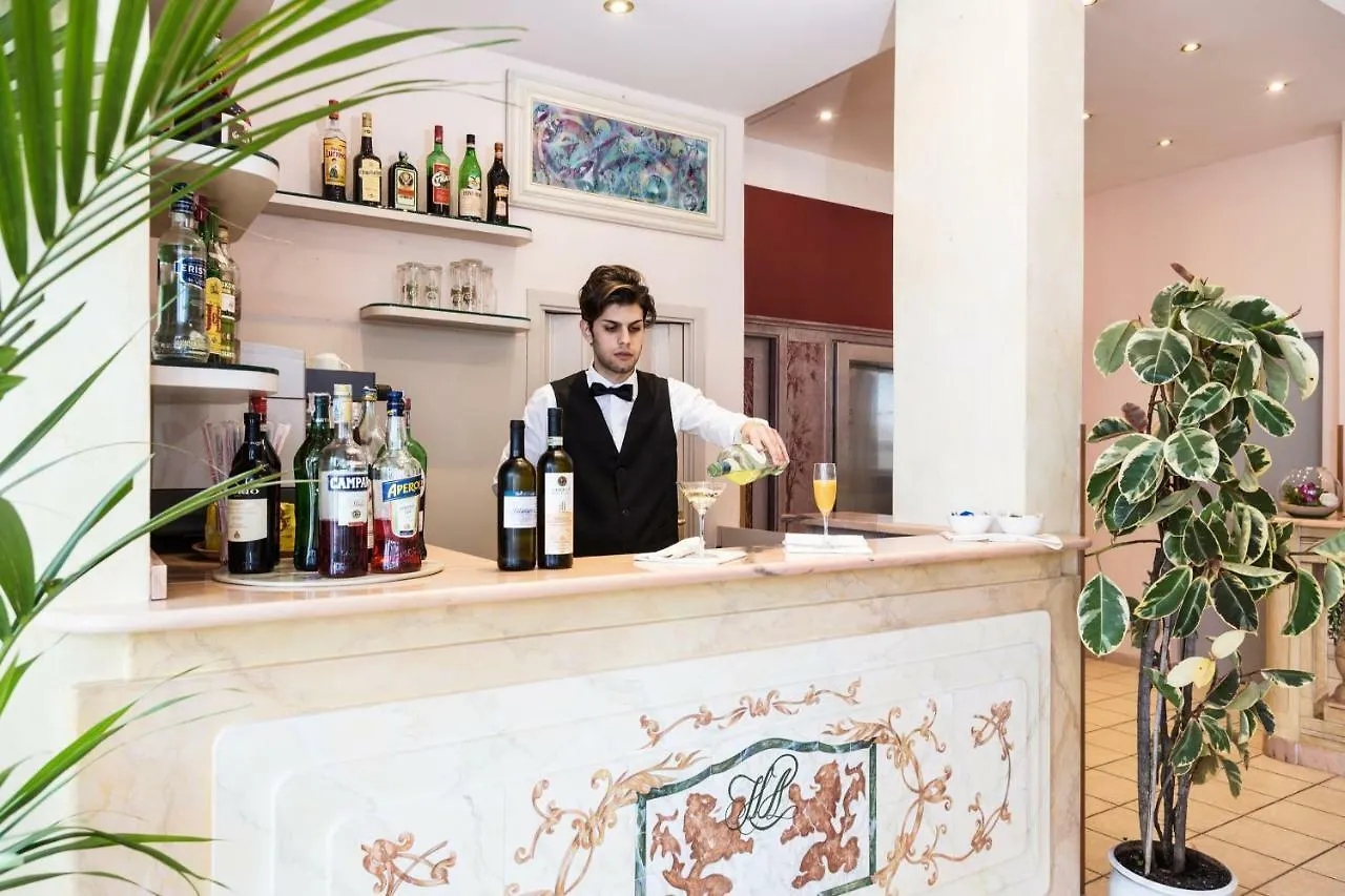 Hotel Ambasciatori Marina di Pietrasanta 3*,