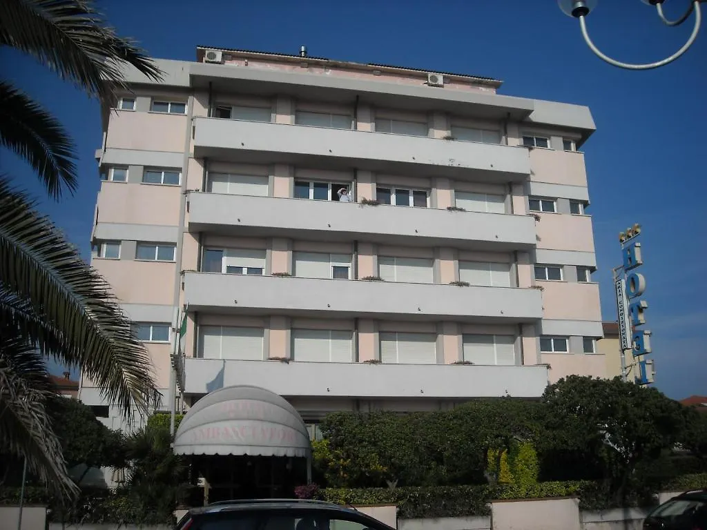 Hotel Ambasciatori Marina di Pietrasanta 3*,  Italien